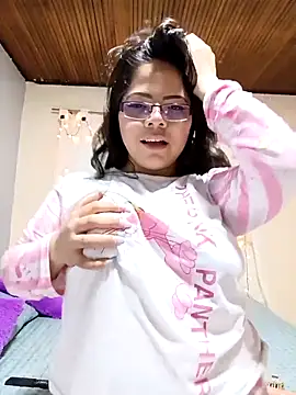 Chatroom XXX en direct de ROUSSE_SINCLAIR