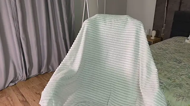 LillAlice: απευθείας συνομιλία ΧΧΧ