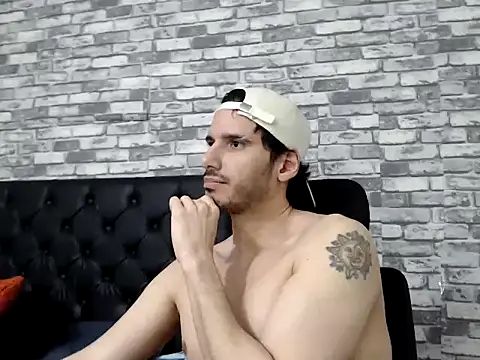 MrTyler667: διαδικτυακό σόου στην κάμερα