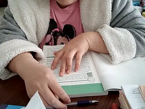 AngelwithEcup élő XXX-chatje