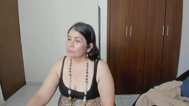 Chat +18 de kiraGeiner ao vivo