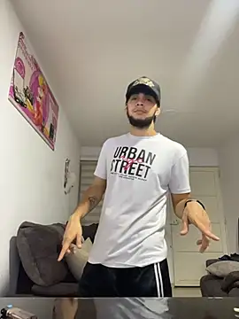 enzo_vittale03_ Show in webcam