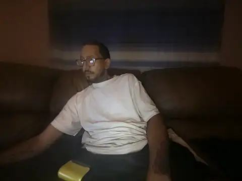 ThrowedWorldWide élő XXX-chatje