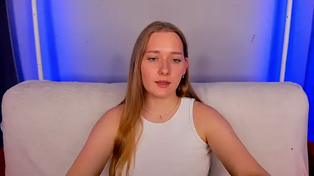 AlinaVice Adlı Modelin Canlı XXX Sohbeti