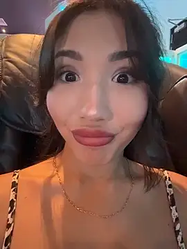 lean_lie8's Live XXX Chat