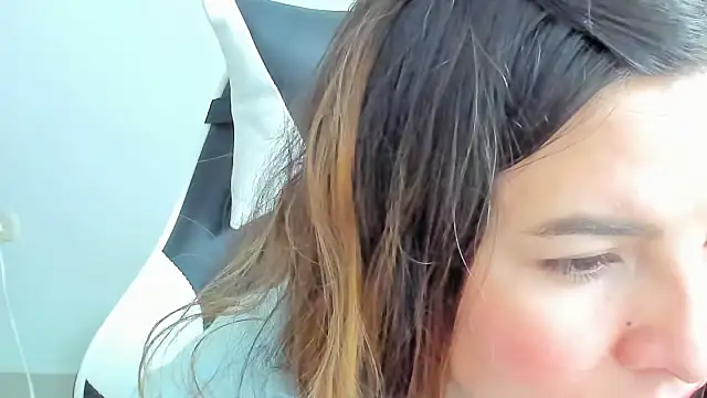 __Emma__11__Lecat_のライブXXXチャット