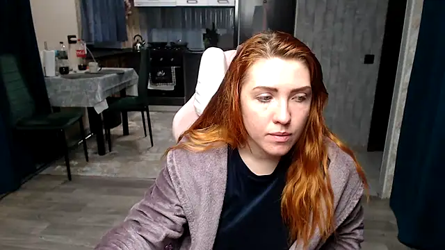 Reginasmilee Chat XXX in diretta