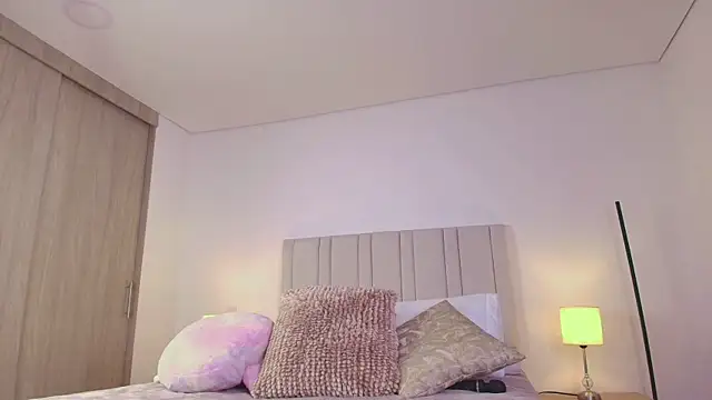 Anna-Lynn 现场XXX聊天