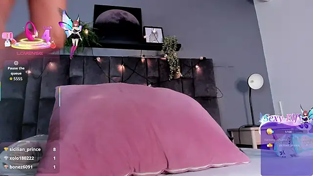 DulceAurora__: διαδικτυακό σόου στην κάμερα