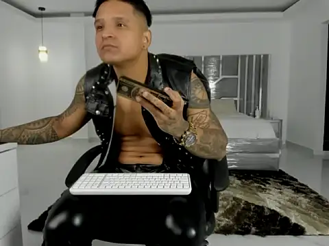 master_leather 现场XXX聊天