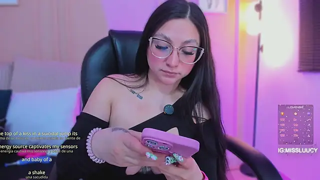 Chat +18 de lucy_neil ao vivo