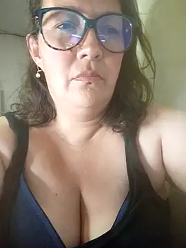 _Saraqueen Chat XXX in diretta