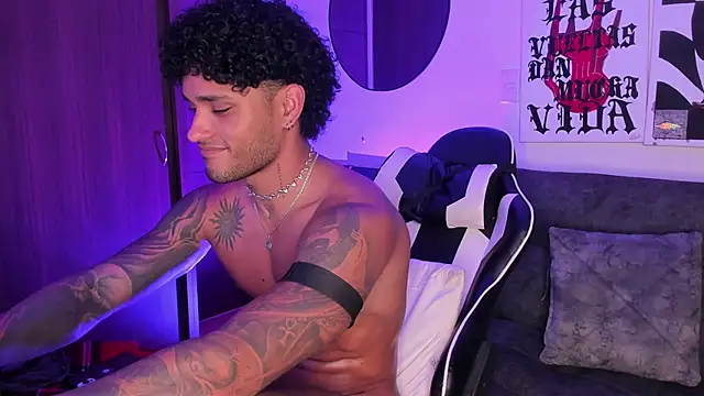 Czat XXX na żywo – Alessandro_Vanni