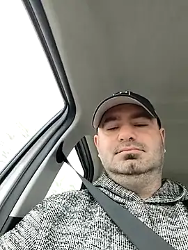 Show modela yuyukyler na web-kameri