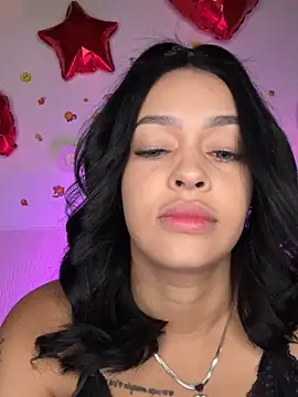 Lylyyy01 Adlı Modelin Canlı XXX Sohbeti