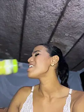 FlorSalvaje_ Chat XXX live