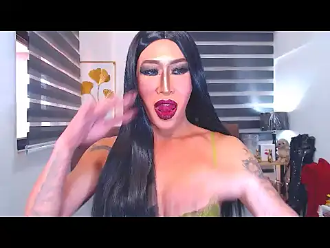 DominateMistressTania Show in webcam