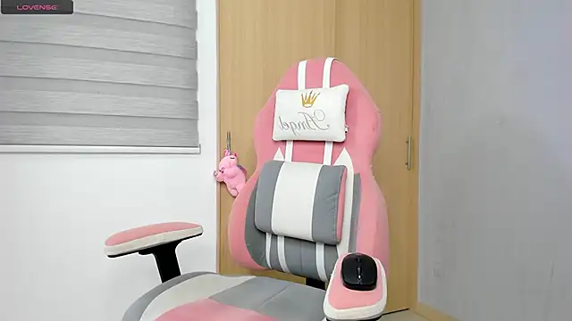 Angel_1997 即時 XXX 聊天