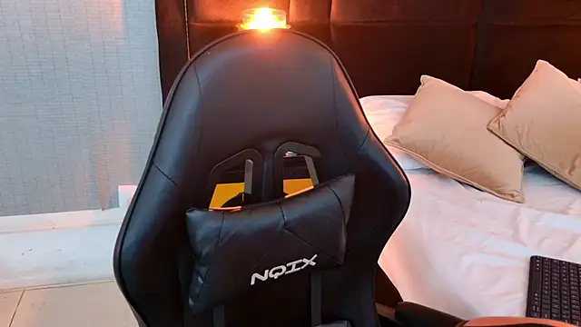 EllaEvanzz's Live XXX Chat