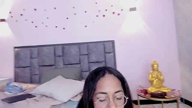 AdelaLust Chat XXX live