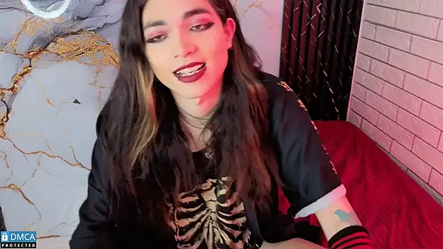 MaeveKuro's Live XXX Chat