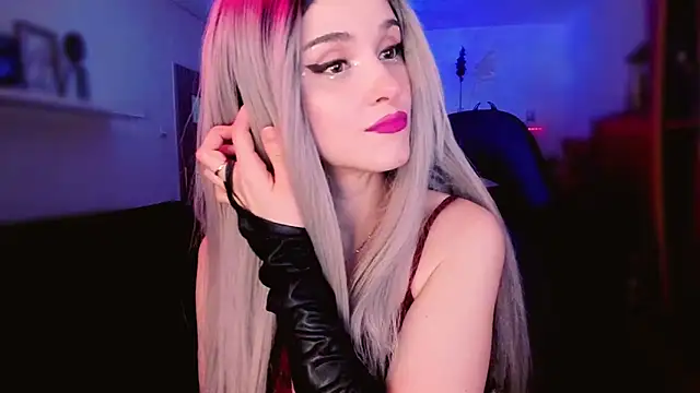 MistressJolie's Live XXX Chat