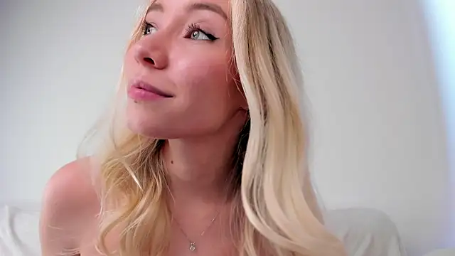 DanaCandy élő XXX-chatje