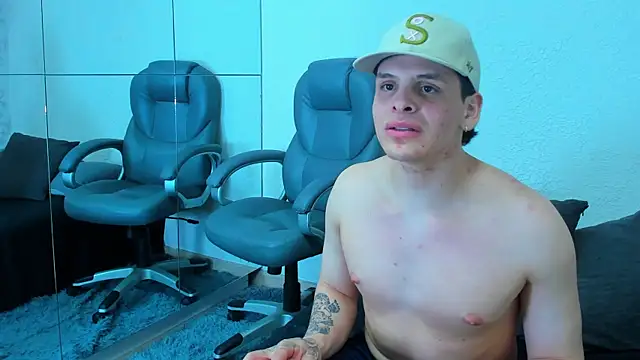 Liam_Cyrus 라이브 XXX 채팅