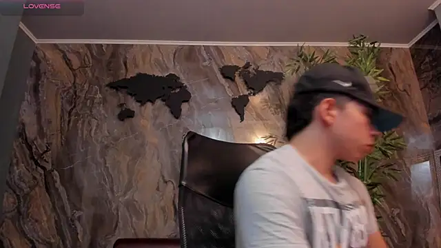 Pokazy przed kamerką – Julian_Mercier