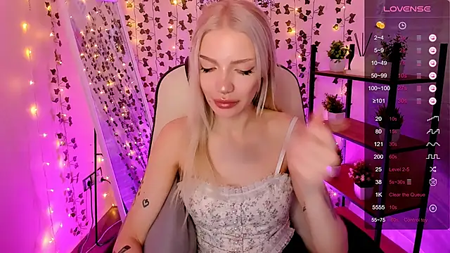 AnyaTaylor_ Chat XXX in diretta