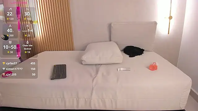 lua_rosse élő XXX-chatje