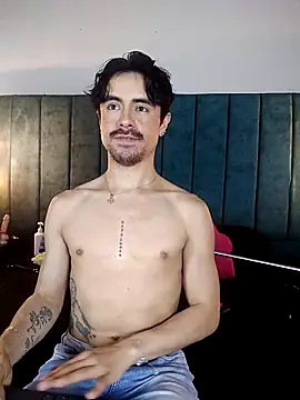 Ethan_Briggs_'s Webcam Show