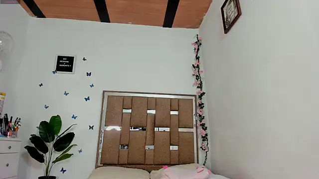 แชท XXX สดของ kendall-ewers