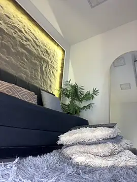 Pokazy przed kamerką – Isa__Blanc