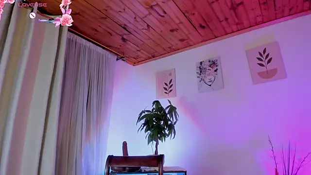 แชท XXX สดของ Imlauraa