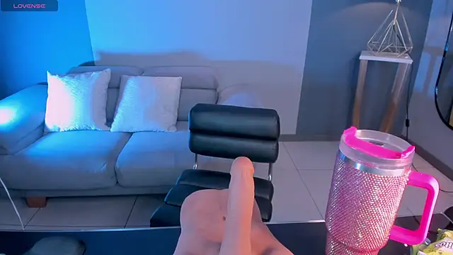 TaraLawrence 即時 XXX 聊天