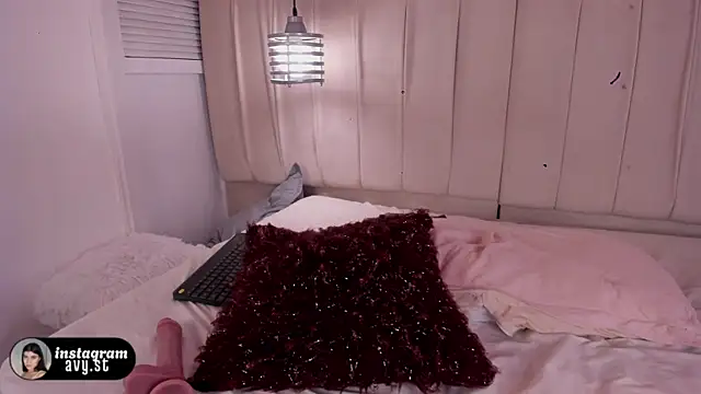 avy_st Adlı Modelin Canlı XXX Sohbeti