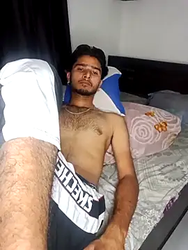 CoralN: διαδικτυακό σόου στην κάμερα