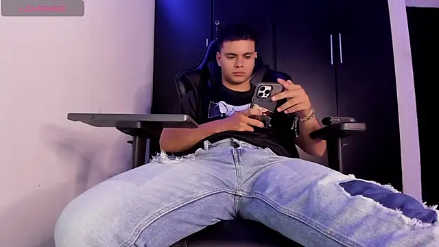 Liam_Mateo Live XXX-Chat