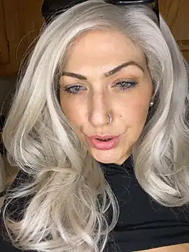 LittleMissEeve Pertunjukan Webcam