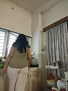 NakedMILFx Chat XXX live