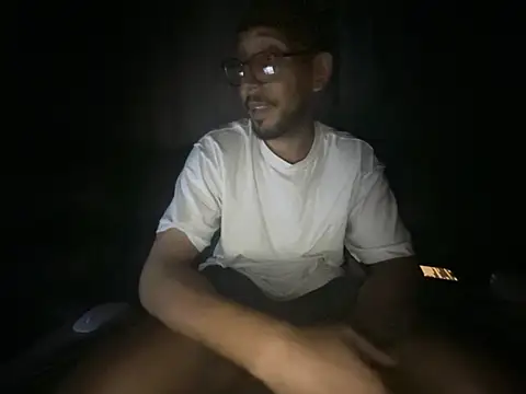 ThrowedWorldWide 现场XXX聊天