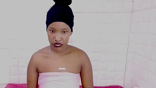 EroticSexyPrada's Live XXX Chat