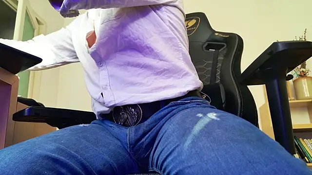 ChrisKox Adlı Modelin Canlı XXX Sohbeti