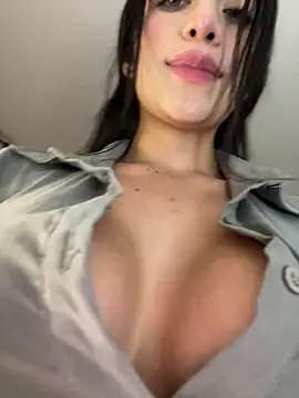 XXX chat uživo modela Emmily_19