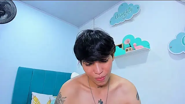 ivyheat3: διαδικτυακό σόου στην κάμερα