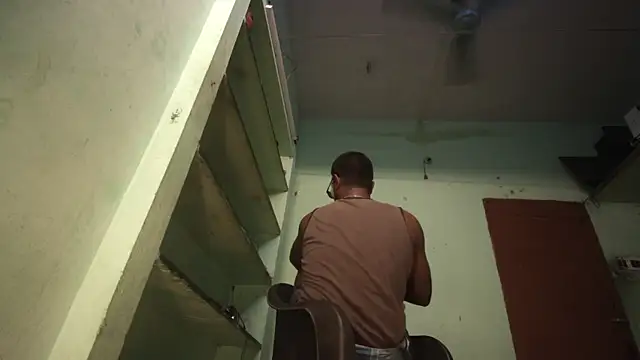 Chat XXX ao vivo de Tamil_KDD