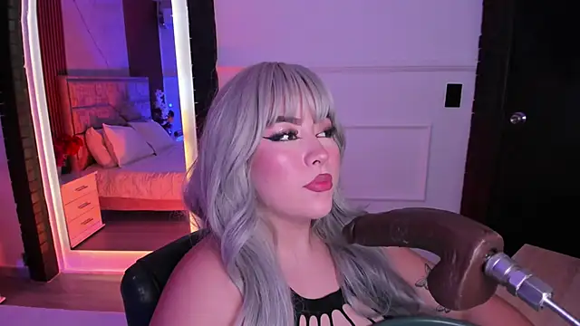 EmberrvelvetのライブXXXチャット