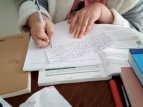 AngelwithEcup: онлайн-секс-чат