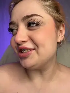 KellyMoors' Live XXX Chat